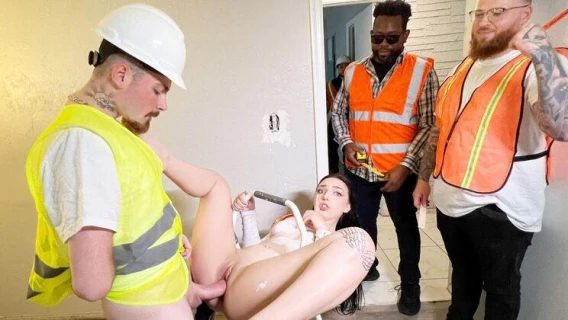 Mofos | Tag Team On The Job Site (Lucas Frost, Scarlett Rosewood, Logan Xander)