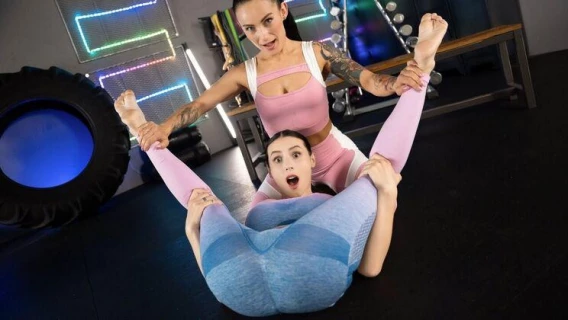 Sexy Hub | Fitness Friends Get Freaky (Lexi Dona, Nelly Kent)