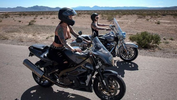 Brazzers | Bloodthirsty Biker Babes: Part 3 (Anna Bell Peaks, Felicity Feline, Johnny Sins)